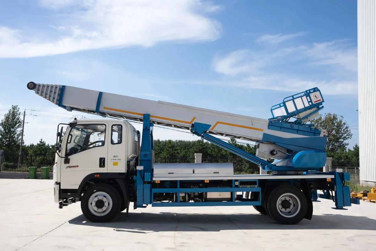 固镇县云梯上料车租赁费用